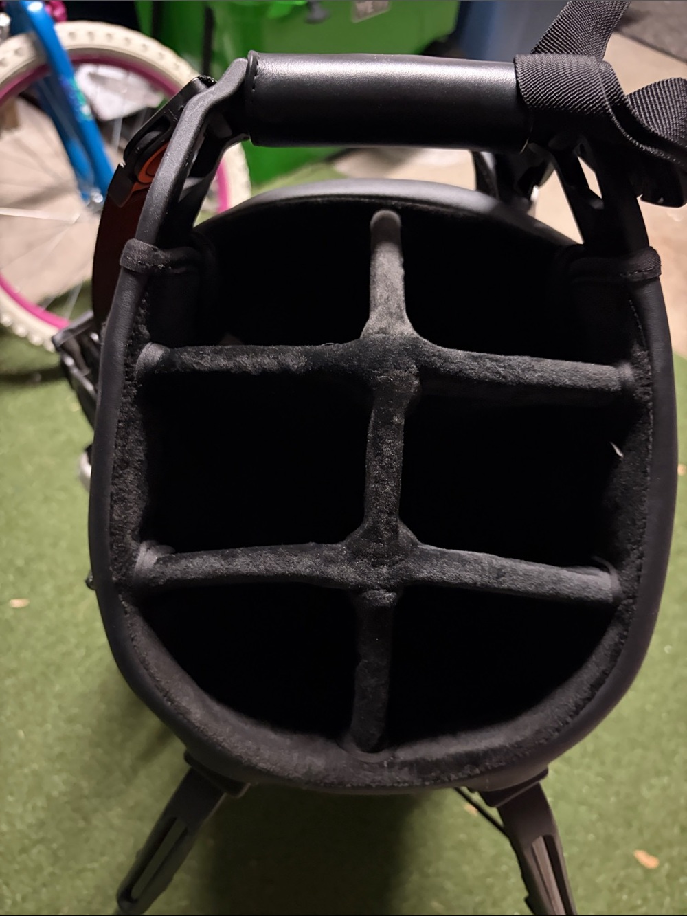 Vessel Golf Titos, Orange & Black Golf Stand Bag - Picture 4 of 8
